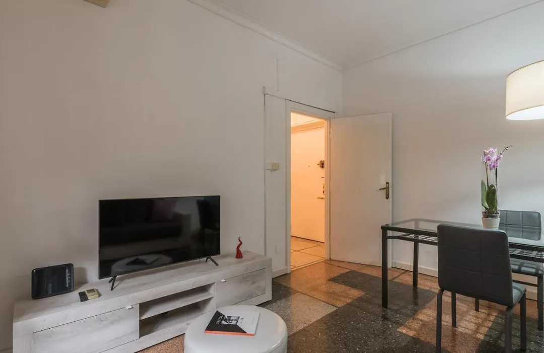 Cozy Apartment In Pzza Mazzini-1